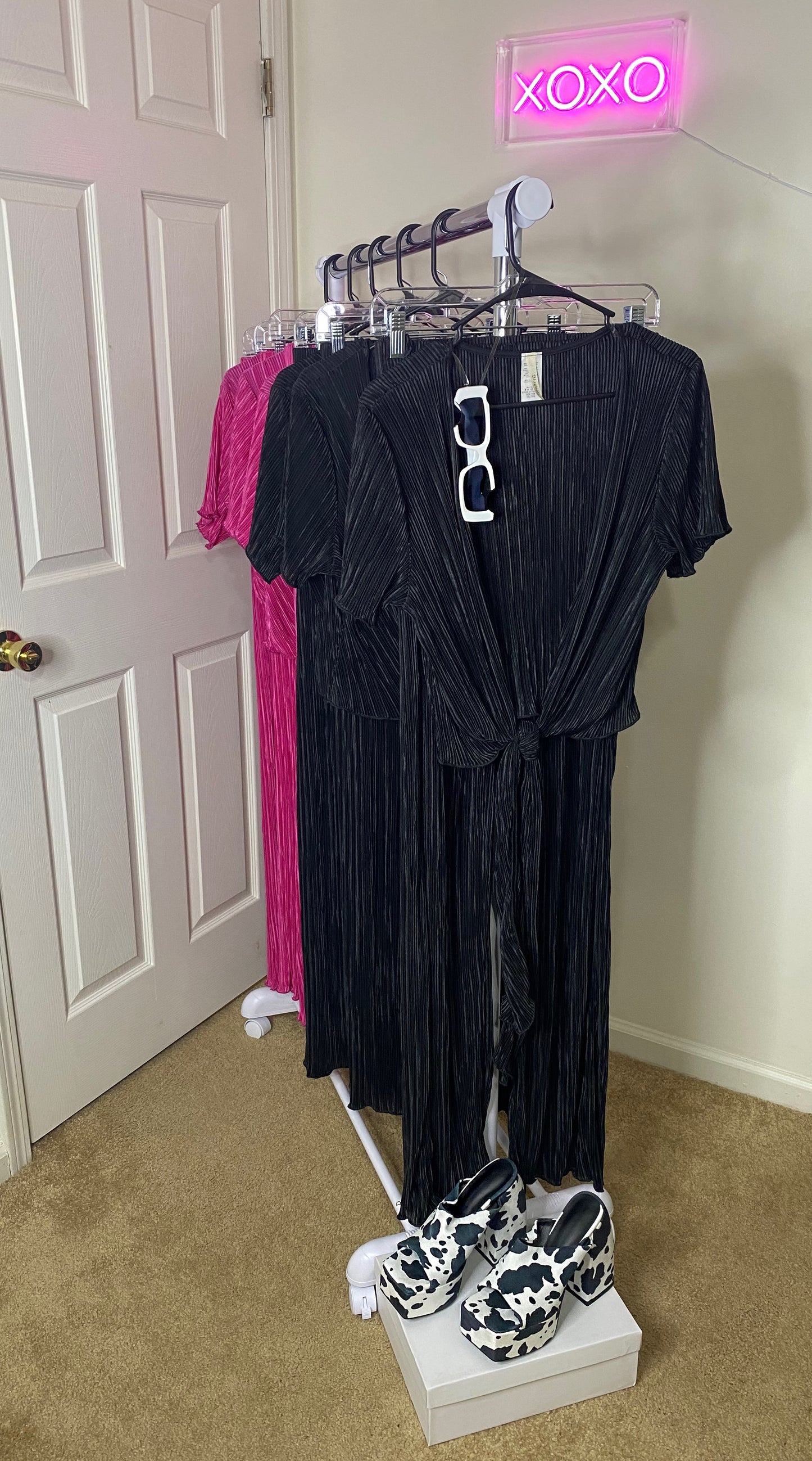 Stylish 2 Piece Pleated Set - Perfect for Any Occasion